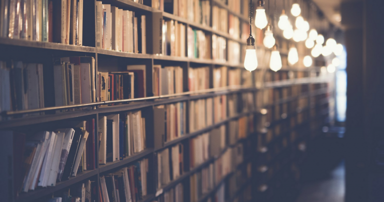 Library shelves for a lightweight paper reading queue